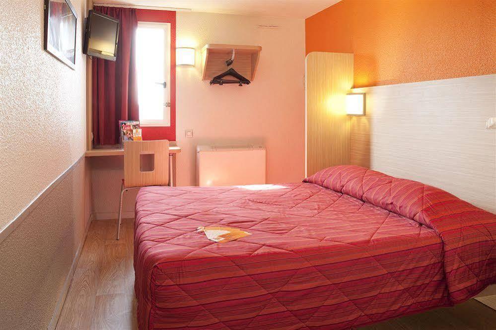 Premiere Classe Paris Ouest - Nanterre - La Defense Bagian luar foto