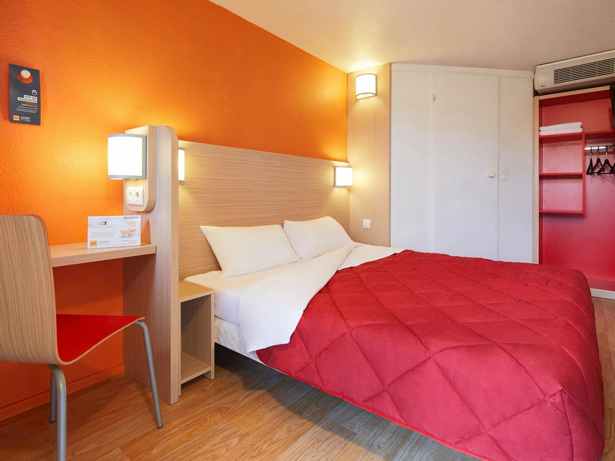Premiere Classe Paris Ouest - Nanterre - La Defense Bagian luar foto